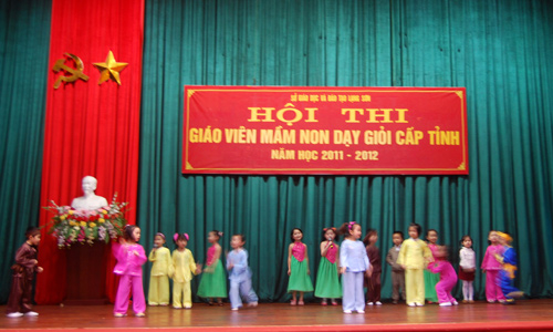 Hội thi giáo viên dạy giỏi cấp học mầm non năm học 2011-2012