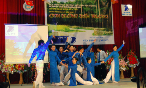 Cán bộ đoàn "không chuyên"