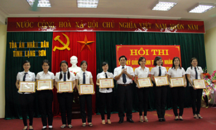 Ngành tòa án nhân dân học tập và làm theo gương Bác