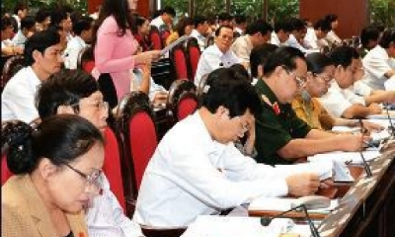 Thảo luận Dự án Luật Ðất đai