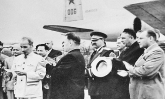 Kỷ niệm 90 năm ngày chủ tịch hồ chí minh lần đầu đến nước nga (30-6-1923 - 30-6-2013): Nước Nga với sự