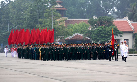 Điển hình tiên tiến toàn quân báo công dâng Bác và viếng Lăng Chủ tịch Hồ Chí Minh