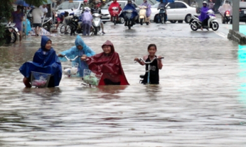 Chùm ảnh: Nước ngập úng trên nhiều tuyến đường nội thị thành phố Lạng Sơn