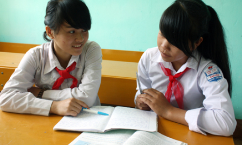 Cô học trò nhỏ làm theo lời Bác