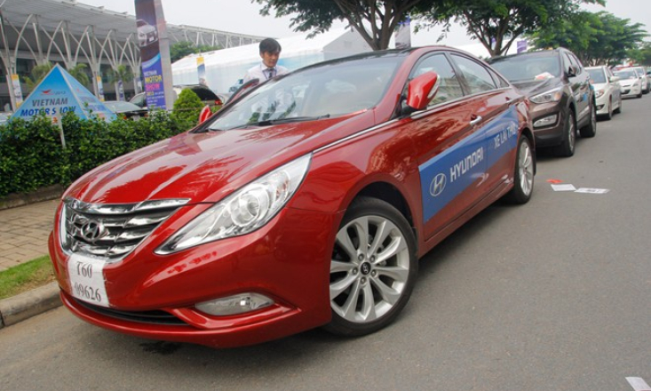 Đại lý Hyundai tổ chức lái thử xe &#39;chui&#39; ở VMS 2013