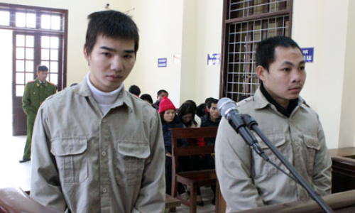 1 án tử hình, 1 án 20 năm tù vì mua bán trái phép 6 bánh hêrôin
