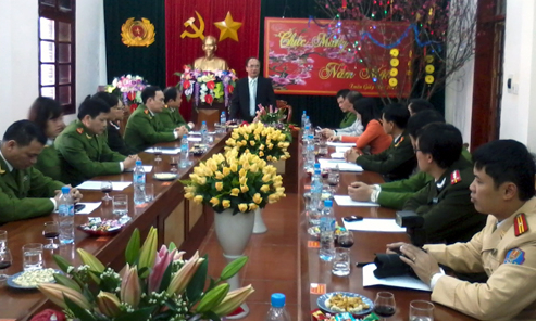 Lãnh đạo Tỉnh thăm, chúc Tết và tặng quà các cơ quan, đơn vị