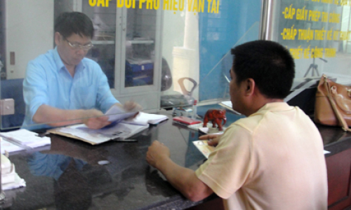 Cơ quan cấp đổi đang chờ người dân