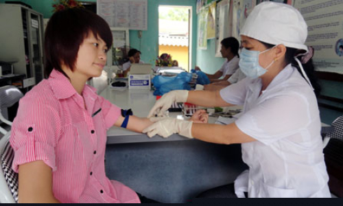 Phụ nữ đừng để lây nhiễm HIV/AIDS do chủ quan
