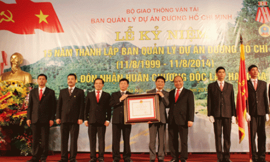 Phấn đấu hoàn thành toàn bộ dự án đường Hồ Chí Minh sớm hơn dự kiến