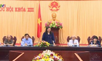 Phó Chủ tịch Quốc hội Tòng Thị Phóng tiếp đoàn đại biểu Hội tù yêu nước tỉnh Quảng Ngãi