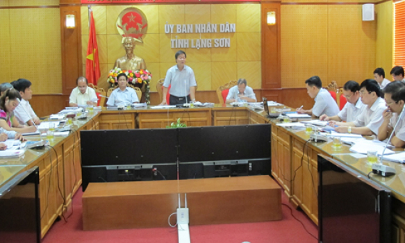 UBND tỉnh họp phiên thường kỳ tháng 9 năm 2014 (kỳ 2): Thông qua 5 dự thảo tờ trình về phí và lệ phí;