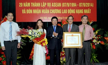 Vụ ASEAN, Bộ Ngoại giao đón nhận Huân chương Lao động hạng nhất