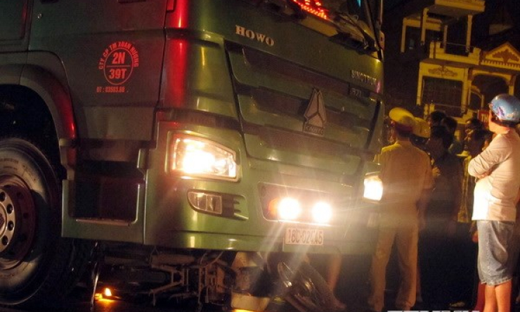 Ninh Bình: Tai nạn giao thông nghiêm trọng làm 2 thanh niên thiệt mạng