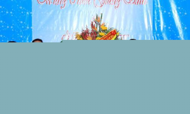 Phó Thủ tướng Nguyễn Xuân Phúc thăm Hội thánh Tin Lành Việt Nam (miền Bắc) và Tổng Giáo phận Hà Nội