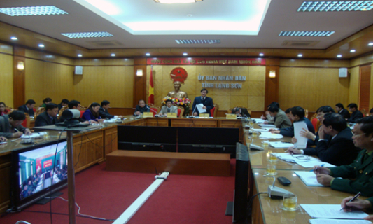UBND tỉnh họp trực tuyến triển khai kế hoạch phát triển KT-XH năm 2015
