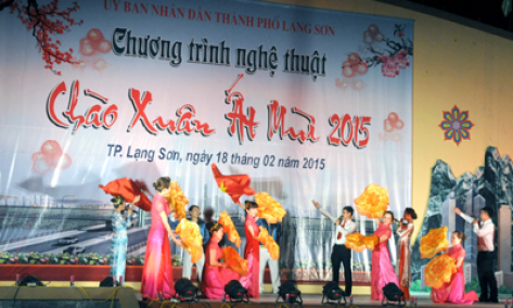 Chương trình văn nghệ chào đón giao thừa Tết Nguyên đán Ất Mùi 2015