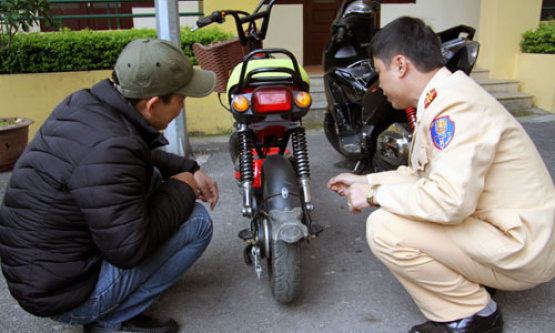 Nước đến chân mới nhảy