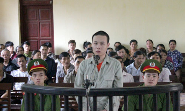 21 tuổi, lĩnh án 20 năm tù vì tội giết người