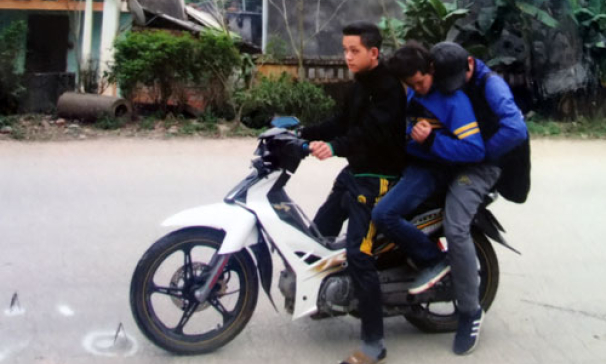 Bài học đau xót do việc chưa đủ tuổi điều khiển xe mô tô
