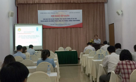 Tập huấn báo chí trong phòng, chống tham nhũng