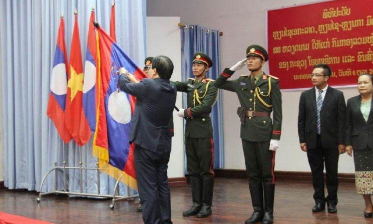 Việt Nam trao Huân chương Độc lập hạng nhất cho Lào
