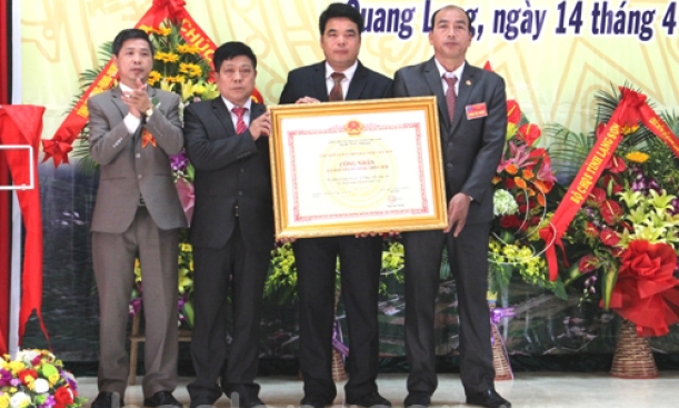 Xã Quang Lang đón bằng công nhận đạt chuẩn nông thôn mới