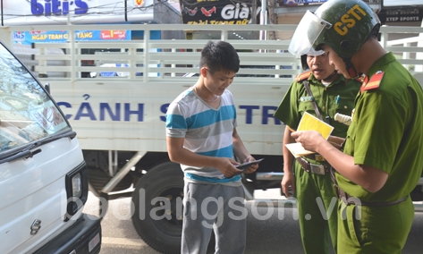 Mạnh tay xử lý xe dừng, đỗ sai quy định