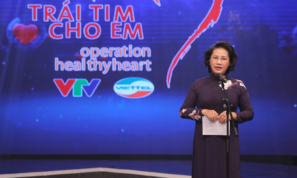 Chủ tịch Quốc hội nhắn tin ủng hộ phẫu thuật cho trẻ bệnh tim bẩm sinh