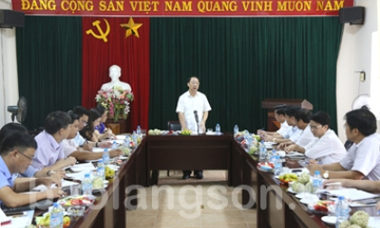 Lãnh đạo UBND tỉnh làm việc tại Nhà máy xi măng Đồng Bành