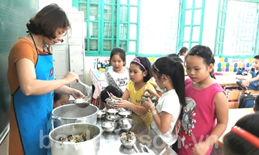 Đảm bảo an toàn thực phẩm trong trường học