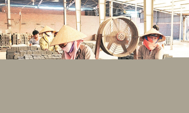 Tạo điều kiện cho lao động phi chính thức tham gia bảo hiểm xã hội