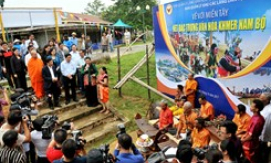 Phó Chủ tịch Quốc hội Tòng Thị Phóng thăm và làm việc tại Làng Văn hóa - Du lịch các dân tộc Việt Nam