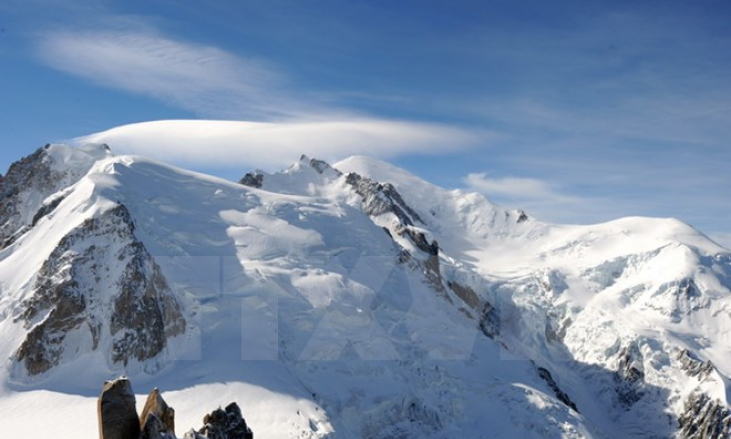 Pháp cứu hộ thành công hơn 150 du khách mắc kẹt tại dãy Alps