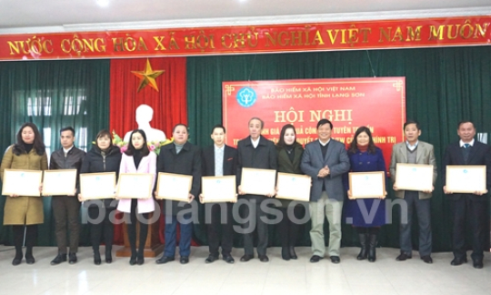 14 tập thể, 26 cá nhân được khen thưởng