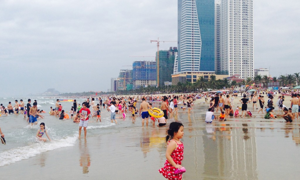Đà Nẵng khuyến cáo du khách hạn chế tắm biển