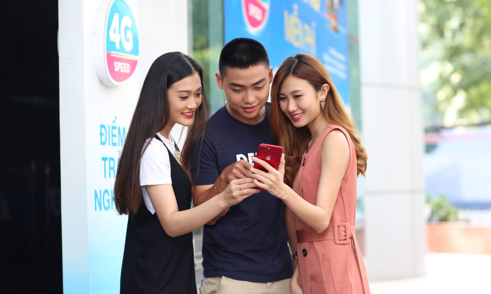 Nhà mạng đầu tiên hoàn thành đổi sim 11 số