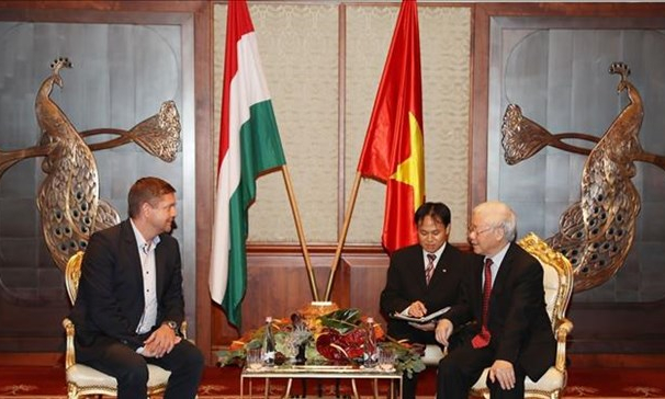 Tổng Bí thư Nguyễn Phú Trọng tiếp Chủ tịch Đảng Xã hội Hungary