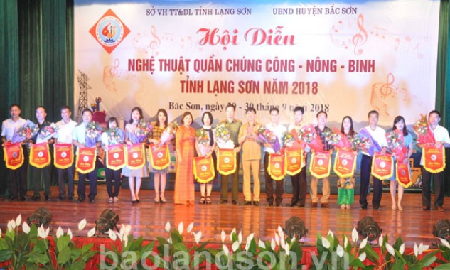 400 nghệ nhân, diễn viên tham gia Hội diễn nghệ thuật quần chúng công - nông - binh tỉnh Lạng Sơn