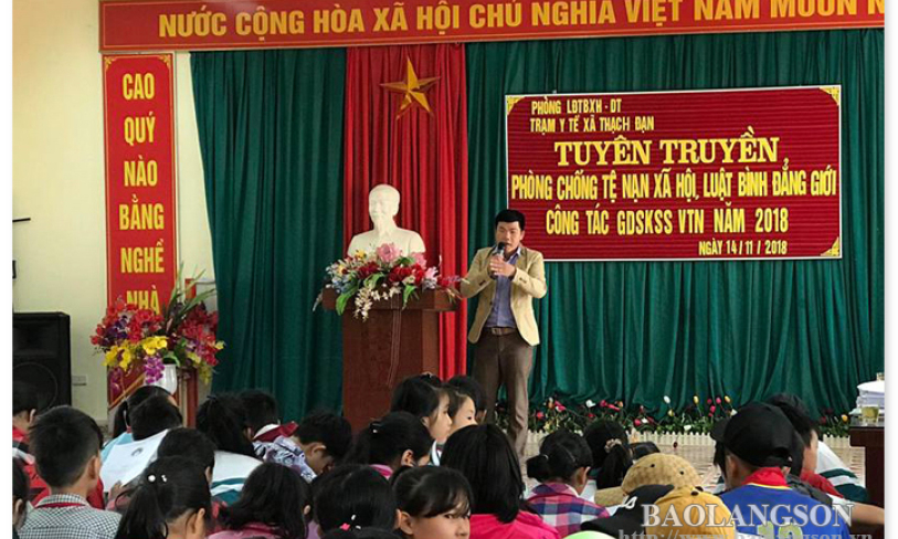 Chăm sóc sức khỏe sinh sản: Cần sự cởi mở từ gia đình, xã hội