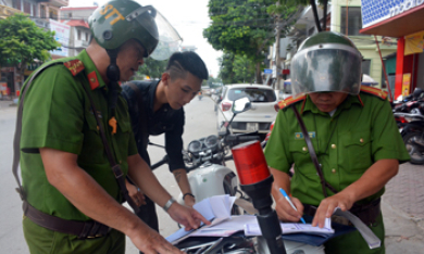 Nâng cao ý thức chấp hành luật giao thông cho học sinh, sinh viên