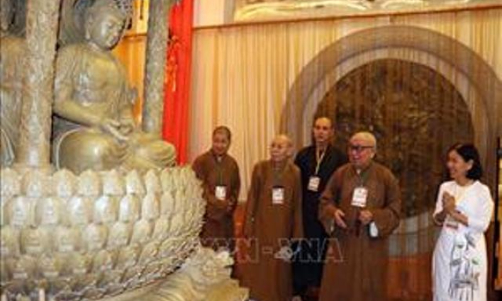 Giới thiệu không gian nghệ thuật Phật giáo truyền thống dân tộc Việt