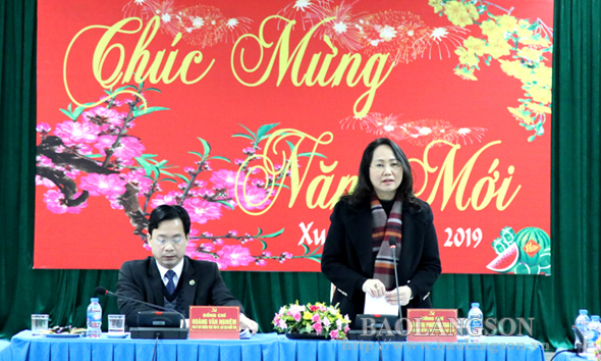 mặt các đồng chí cán bộ lão thành, nguyên lãnh đạo tỉnh, nguyên Ủy viên Ban Thường vụ Tỉnh ủy qua các thời