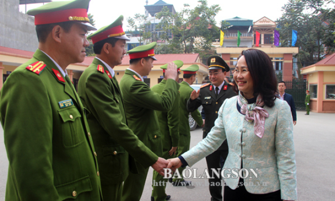 Bí thư Tỉnh ủy thăm, kiểm tra trực tết một số đơn vị trên địa bàn thành phố Lạng Sơn