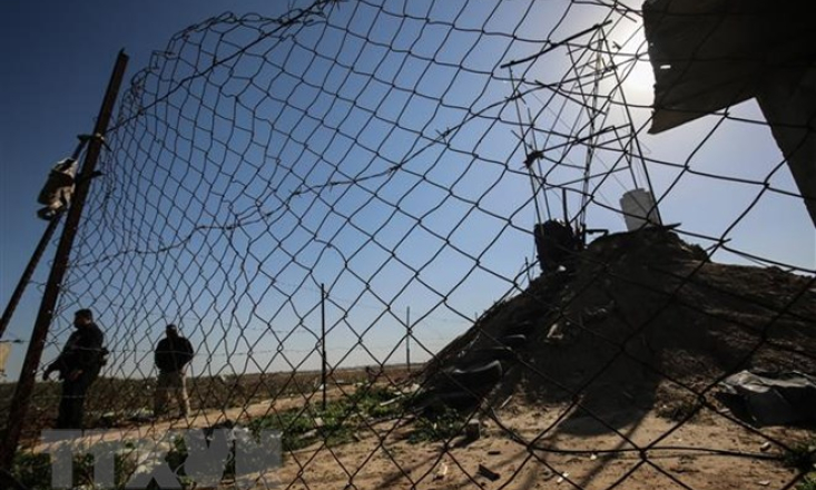 Israel xây dựng hàng rào khổng lồ cao 6m ngăn cách Dải Gaza