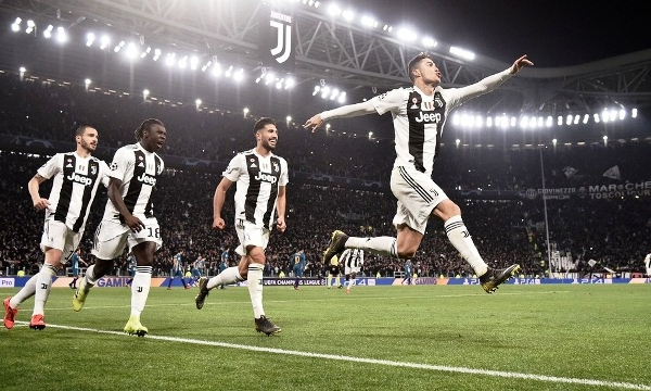 C. Ronaldo đưa Juventus vào tứ kết, Man City “hủy diệt” Schalke