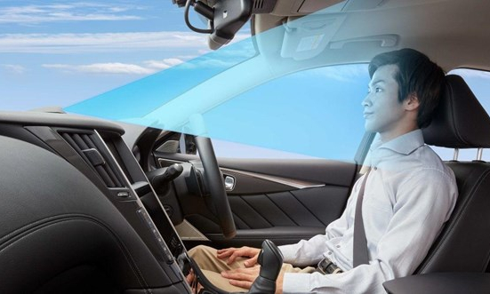 Công nghệ Pro Pilot 2.0 của Nissan giúp lái xe rời tay khỏi vô lăng