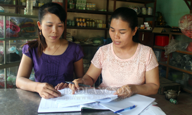 Tổ tiết kiệm giúp hộ nghèo yên tâm sử dụng vốn