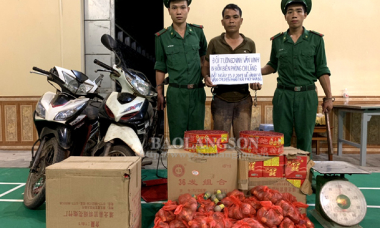 Bắt vụ mua bán, vận chuyển 98 kg pháo nổ trái phép