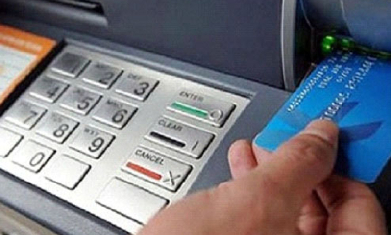 Đẩy mạnh chi trả chế độ BHXH qua thẻ ATM